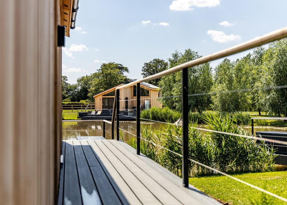 Woad Mill Lakeside Lodges Boston Bagian luar foto