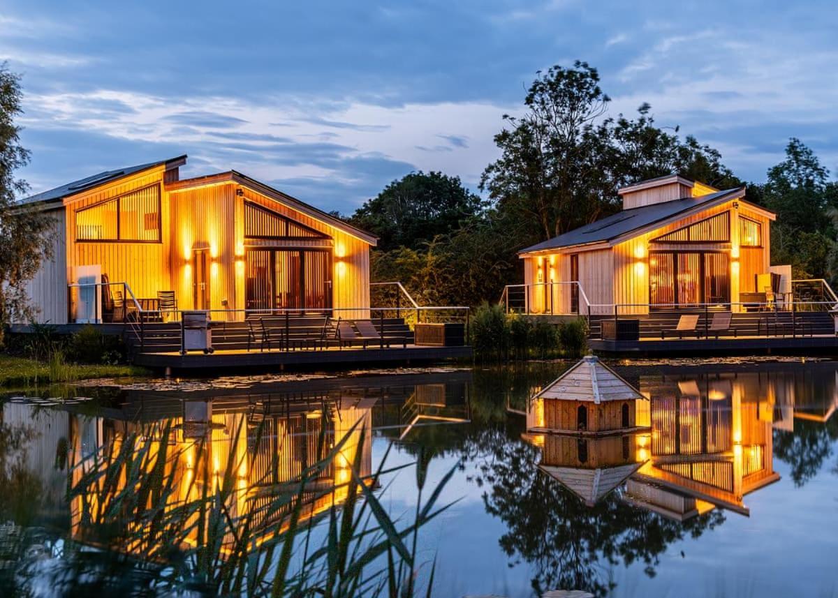 Woad Mill Lakeside Lodges Boston Bagian luar foto