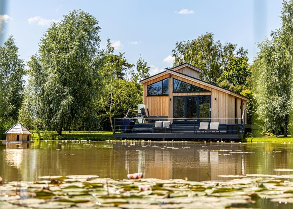 Woad Mill Lakeside Lodges Boston Bagian luar foto