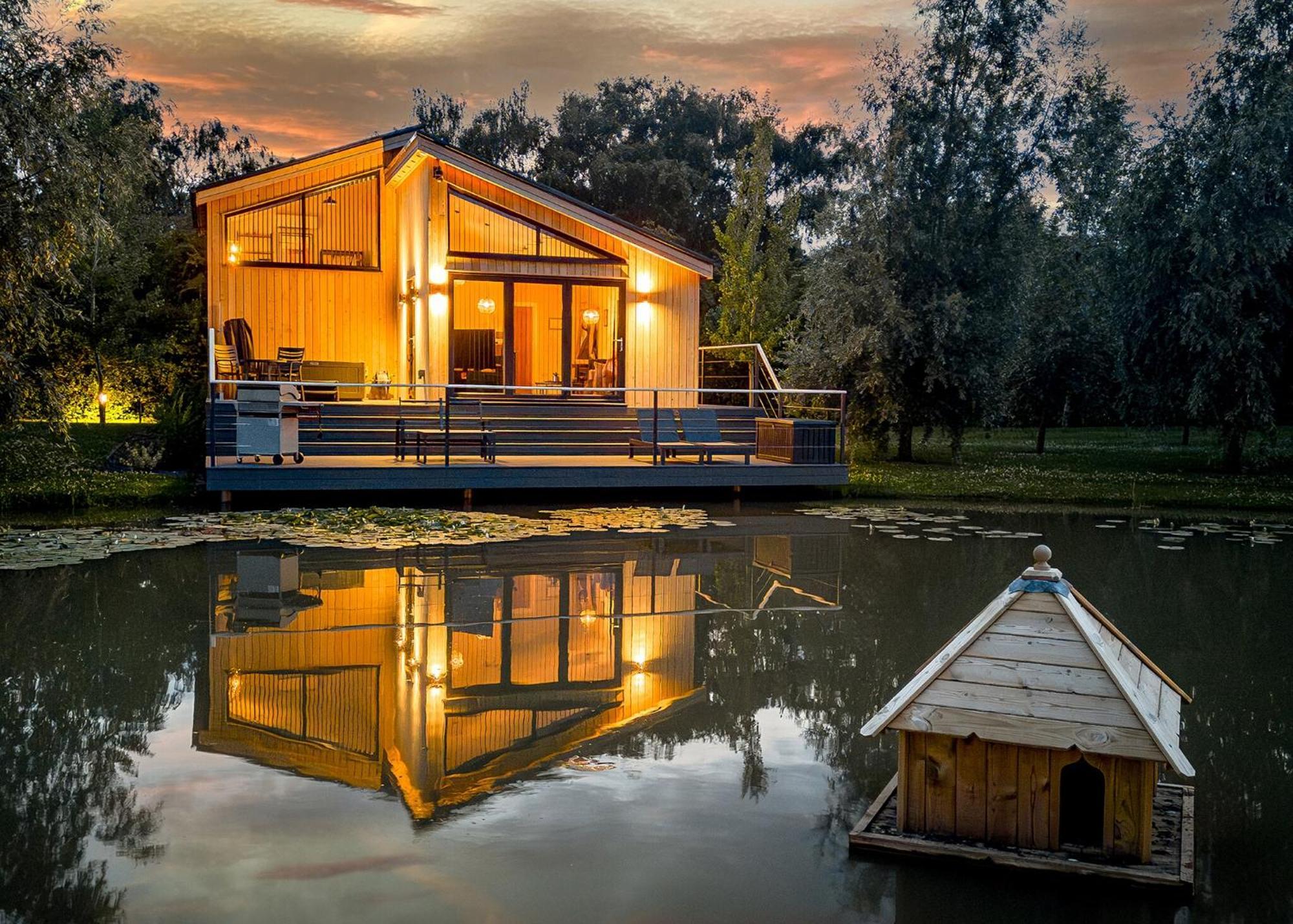 Woad Mill Lakeside Lodges Boston Bagian luar foto