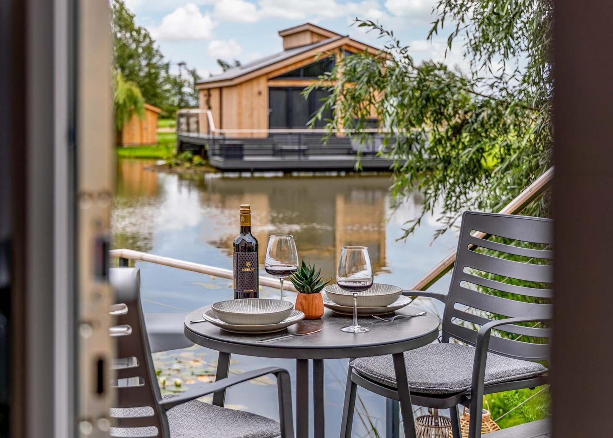 Woad Mill Lakeside Lodges Boston Bagian luar foto